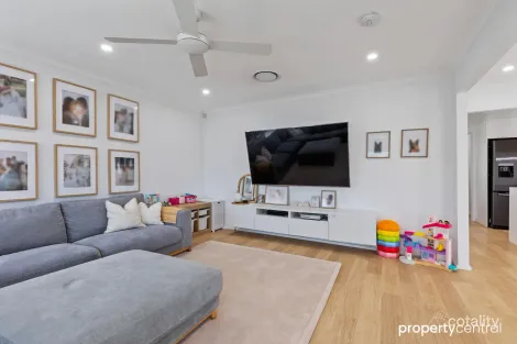 Property photo of 52 Grazier Crescent Werrington Downs NSW 2747