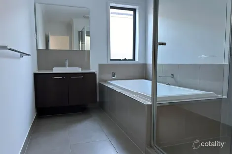 Property photo of 36 Bellavita Avenue Clyde VIC 3978