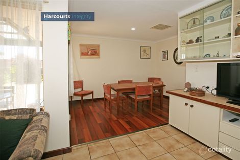 Property photo of 28 Elsfield Way Bassendean WA 6054