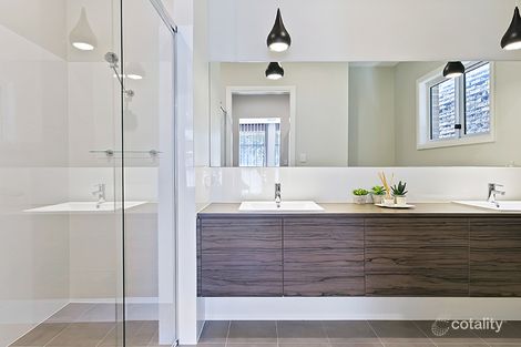 Property photo of 28 Tarra Circuit Mount Barker SA 5251