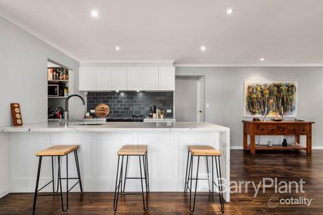 Property photo of 41 Thompson Circuit Mill Park VIC 3082