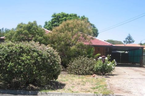 8 Hampshire Cres, Valley View, SA 5093