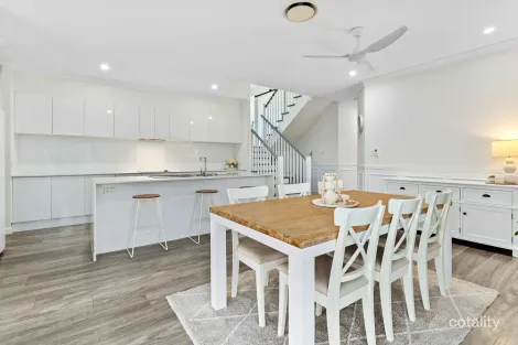 Property photo of 24 Kingcrest Drive Reedy Creek QLD 4227