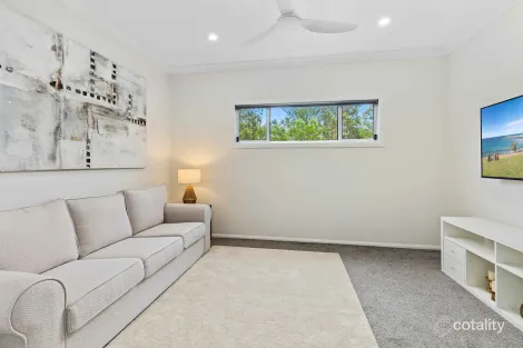 Property photo of 24 Kingcrest Drive Reedy Creek QLD 4227