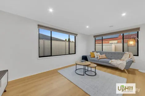 Property photo of 11 Nell Place Narre Warren South VIC 3805