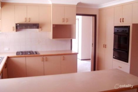 Property photo of 14 McCulloch Crescent West Wodonga VIC 3690