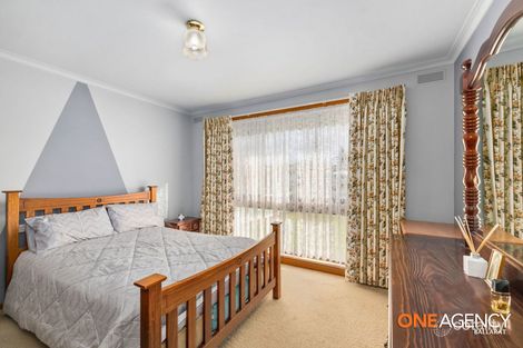 Property photo of 24 Webbcona Parade Wendouree VIC 3355