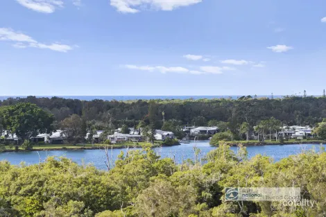 Property photo of 93 Bimbadeen Avenue Banora Point NSW 2486