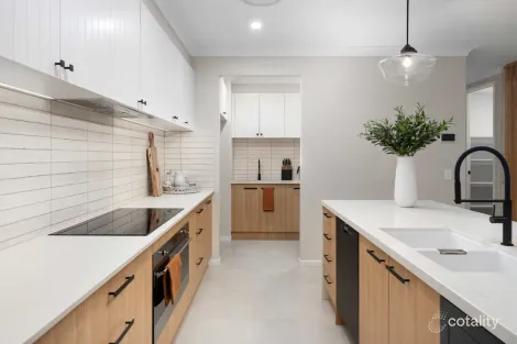 Property photo of 30 George Street Ormiston QLD 4160