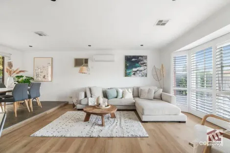 Property photo of 8 Maplewood Court Carrum Downs VIC 3201