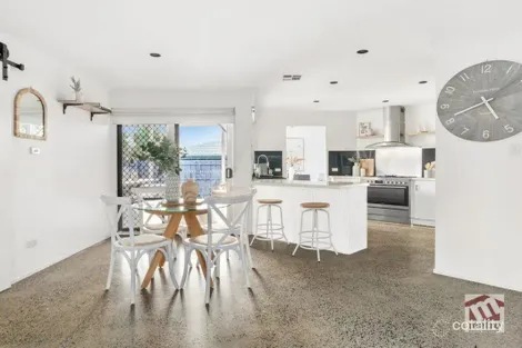 Property photo of 8 Maplewood Court Carrum Downs VIC 3201