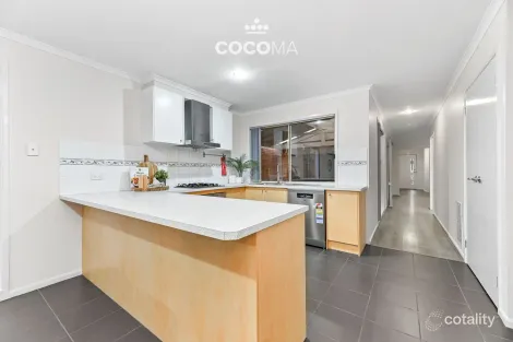 Property photo of 10 Westbrook Drive Keysborough VIC 3173