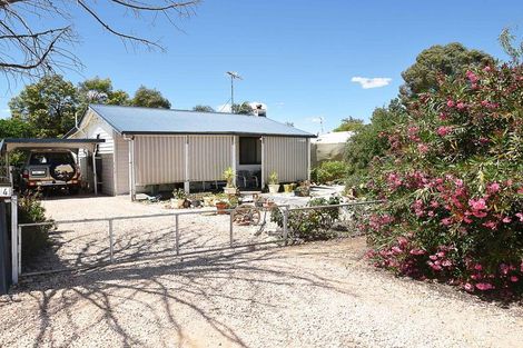 Property photo of 24 Wentworth Street Wentworth NSW 2648