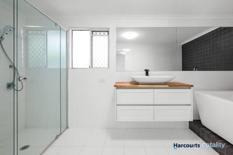 Property photo of 1/102 Henderson Street Bulimba QLD 4171