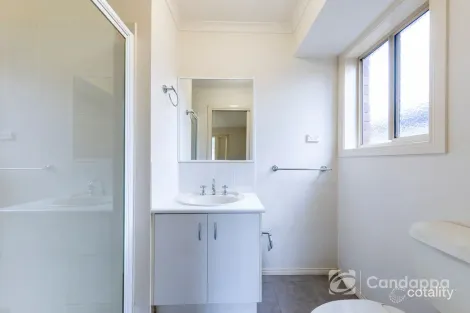 Property photo of 9 Springwater Drive Drouin VIC 3818