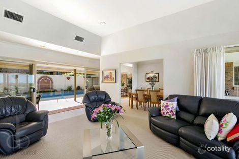 Property photo of 19 Carcoola Street Benowa QLD 4217