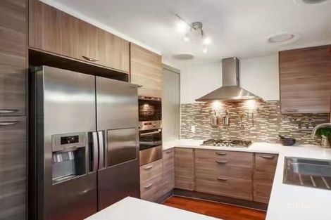 Property photo of 24 Roycroft Avenue Wantirna South VIC 3152