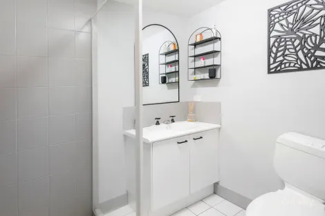 Property photo of 2/3 Arundel Drive Arundel QLD 4214