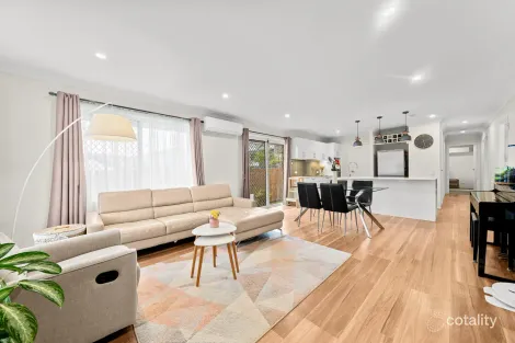 27/30 LINDEMAN PL, EIGHT MILE PLAINS, QLD 4113