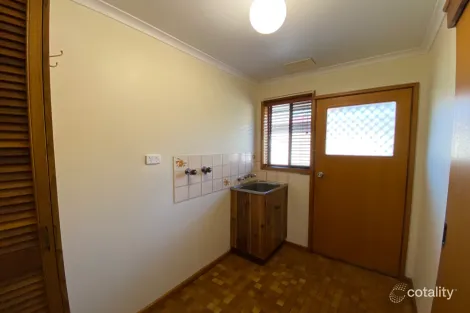 Property photo of 1/74 Stawell Street Sale VIC 3850