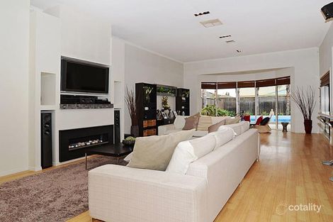 Property photo of 17 Winkler Drive Taylors Lakes VIC 3038