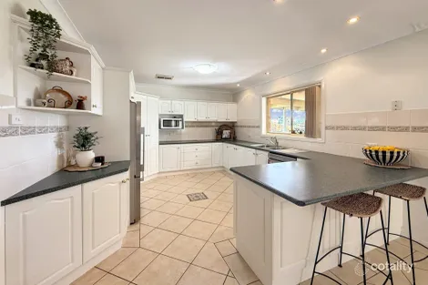 Property photo of 19 Pineview Circuit Young NSW 2594