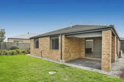 Property photo of 12 Waterways Drive Cranbourne North VIC 3977