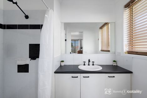 Property photo of 10 Nardoo Court Thurgoona NSW 2640