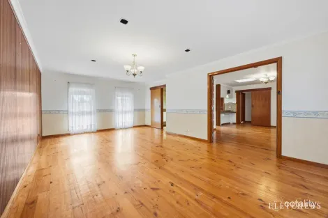 Property photo of 3 Aminya Avenue Delacombe VIC 3356