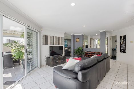 Property photo of 33 Tranquility Circuit Helensvale QLD 4212