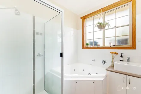 Property photo of 6 Heritage Court Warrnambool VIC 3280