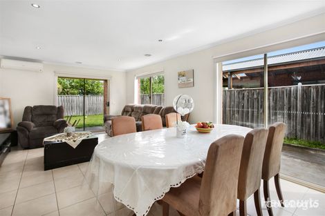 Property photo of 21 Charlbury Crescent Cranbourne North VIC 3977