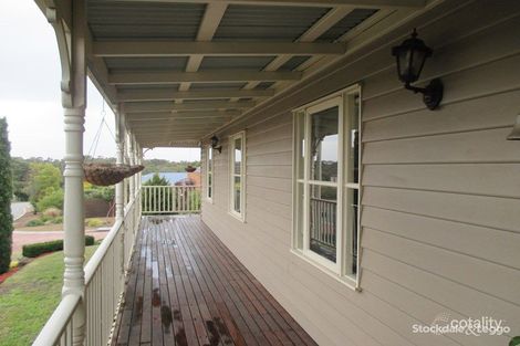 Property photo of 2 Brown Thornbill Court Langwarrin VIC 3910