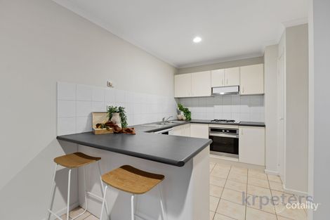 Property photo of 25/5 Piney Ridge Endeavour Hills VIC 3802