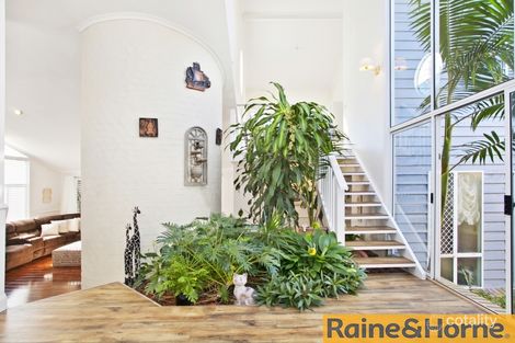 Property photo of 27 Hillside Drive Albion Park NSW 2527