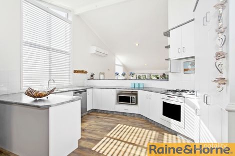 Property photo of 27 Hillside Drive Albion Park NSW 2527