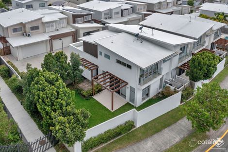 10/2 Waters Cl, Hope Island, QLD 4212