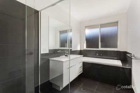 Property photo of 3 Gazelle Crescent Fletcher NSW 2287