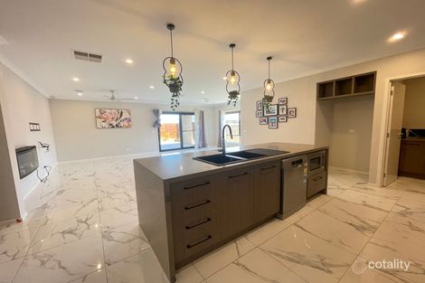 Property photo of 32 Amaretto Circuit Manor Lakes VIC 3024