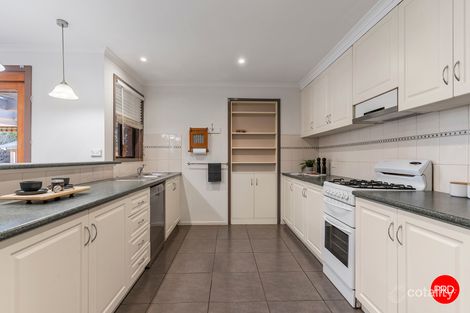 Property photo of 21 Clee Crescent Strathdale VIC 3550