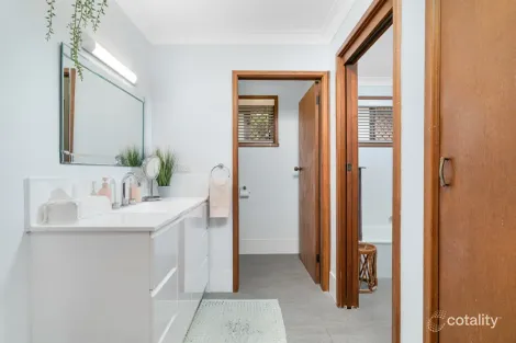 Property photo of 3 Cedar Close Taree NSW 2430