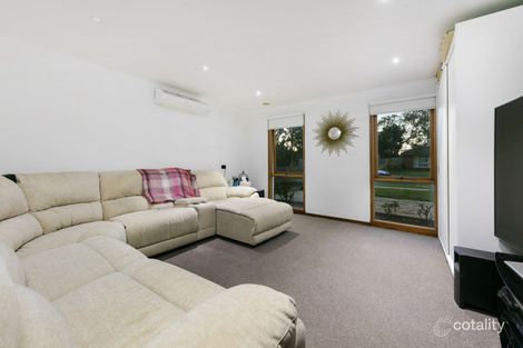 Property photo of 14 Greenacre Crescent Narre Warren VIC 3805