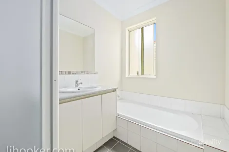 Property photo of 8/2 Hobby Retreat Queens Park WA 6107