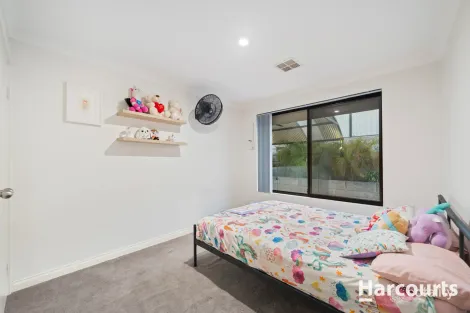 Property photo of 28 Chatsworth Drive Hocking WA 6065
