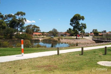 Property photo of 18 Spoonbill Place Queens Park WA 6107