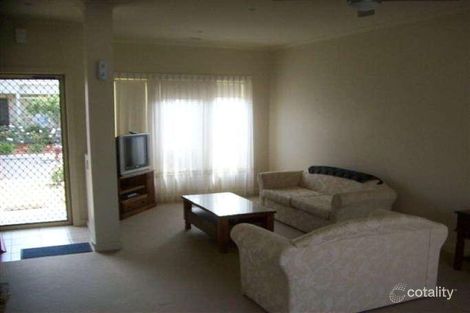Property photo of 16 Branchilly Drive Roxburgh Park VIC 3064