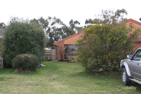 Property photo of 41 Sunny Park Close Gisborne VIC 3437