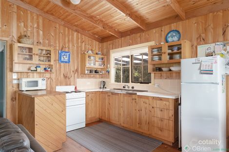 Property photo of 3 Beachcomber Avenue Smiths Beach VIC 3922