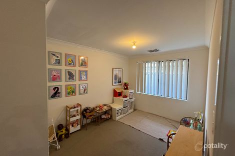 Property photo of 8 Basedow Chase Banksia Grove WA 6031