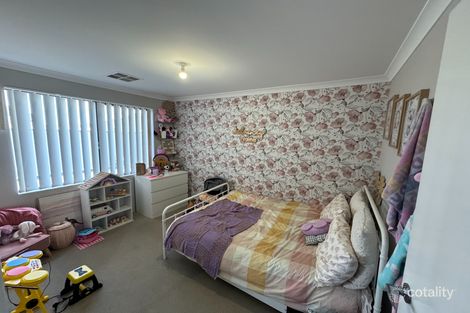 Property photo of 8 Basedow Chase Banksia Grove WA 6031